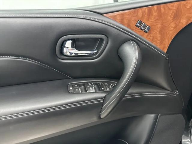 2018 INFINITI QX80 Standard