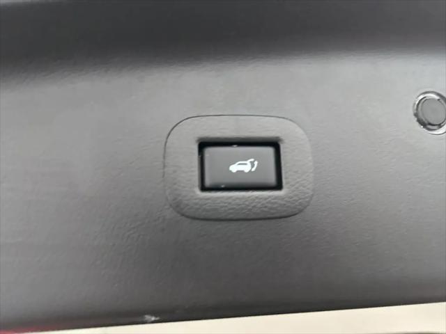 2018 INFINITI QX80 Standard