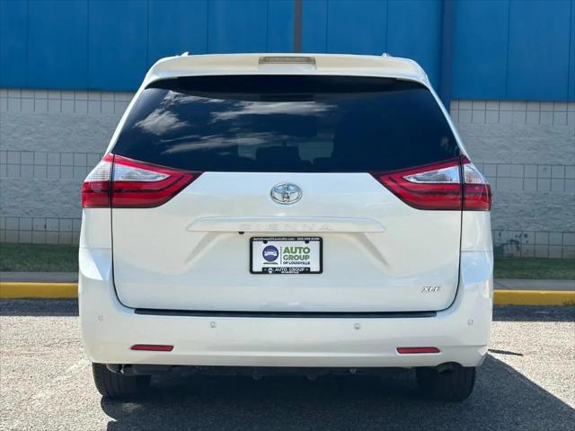 2017 Toyota Sienna XLE 8 Passenger