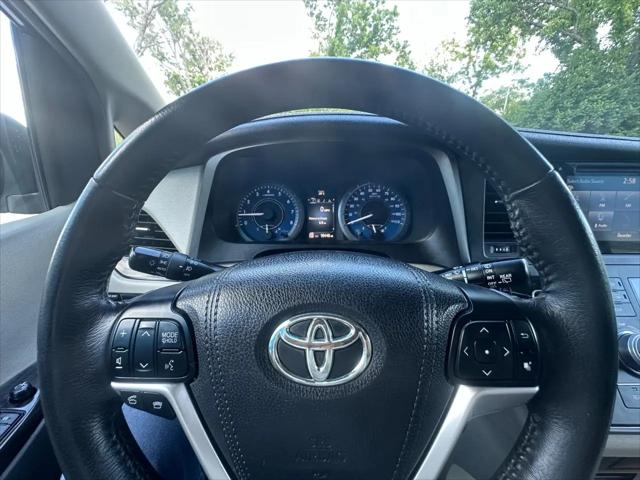 2017 Toyota Sienna XLE 8 Passenger