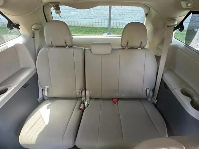 2017 Toyota Sienna XLE 8 Passenger