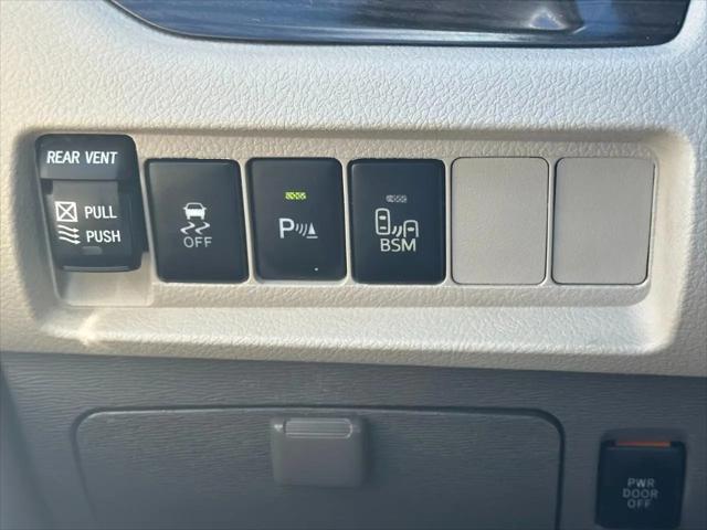 2017 Toyota Sienna XLE 8 Passenger