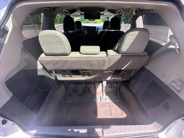 2017 Toyota Sienna XLE 8 Passenger