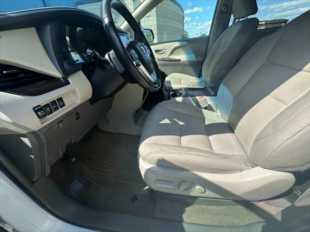2017 Toyota Sienna XLE 8 Passenger