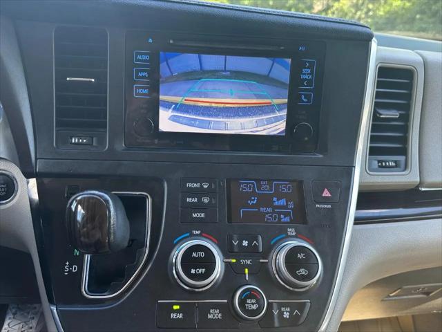 2017 Toyota Sienna XLE 8 Passenger