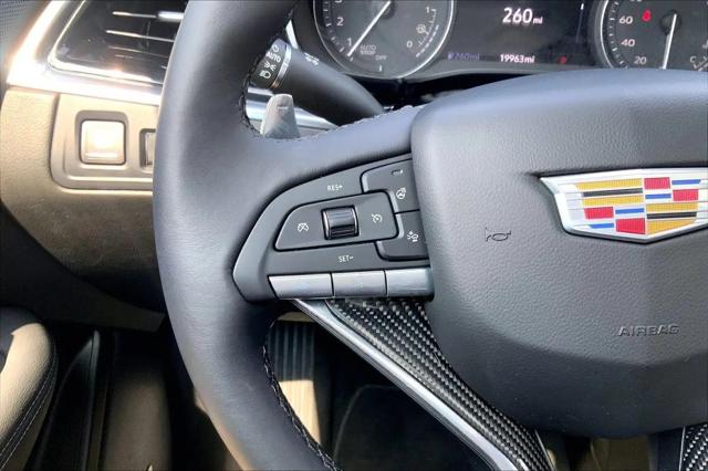 2025 Cadillac XT6 AWD Sport