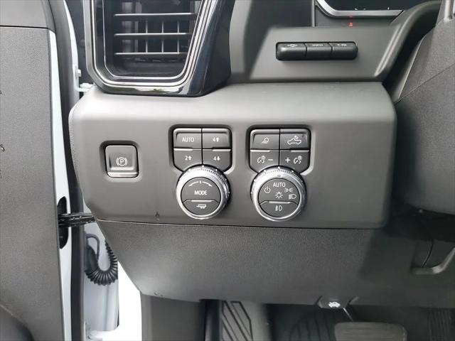 2026 GMC Sierra 2500HD Crew Cab, Standard Bed, AT4, 4WD
