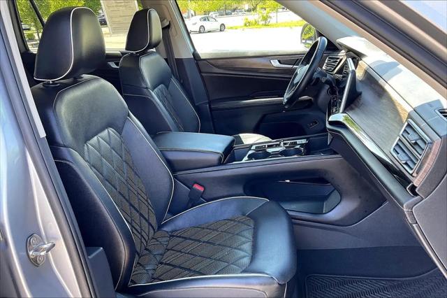 2024 Volkswagen Atlas 2.0T SEL Premium R-Line