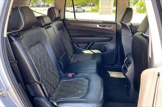 2024 Volkswagen Atlas 2.0T SEL Premium R-Line