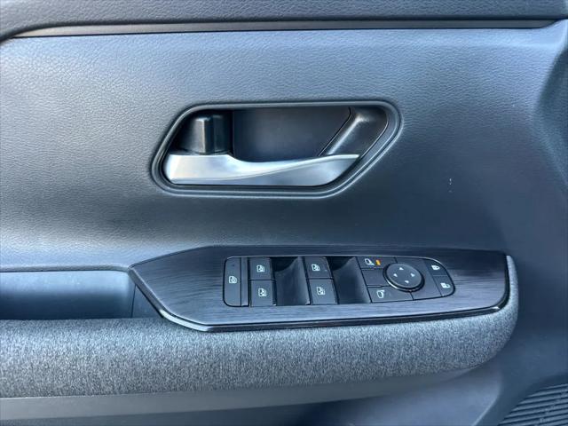 2025 Nissan Kicks SV FWD