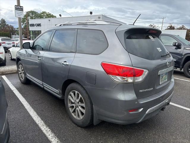 2016 Nissan Pathfinder SL