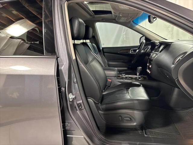 2016 Nissan Pathfinder SL