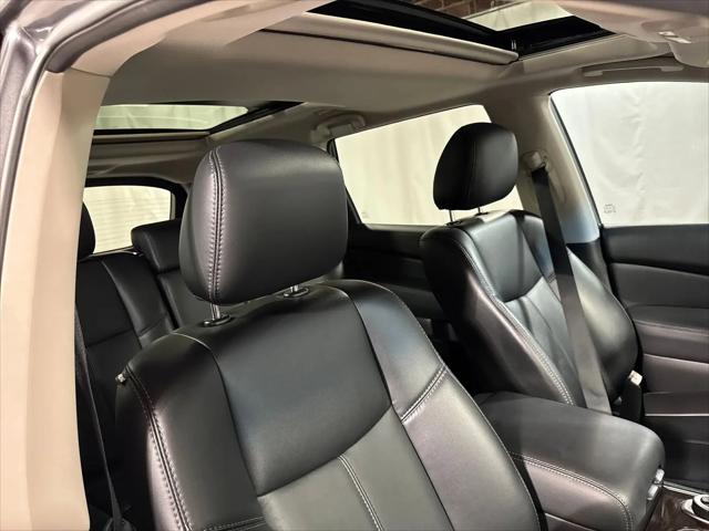 2016 Nissan Pathfinder SL
