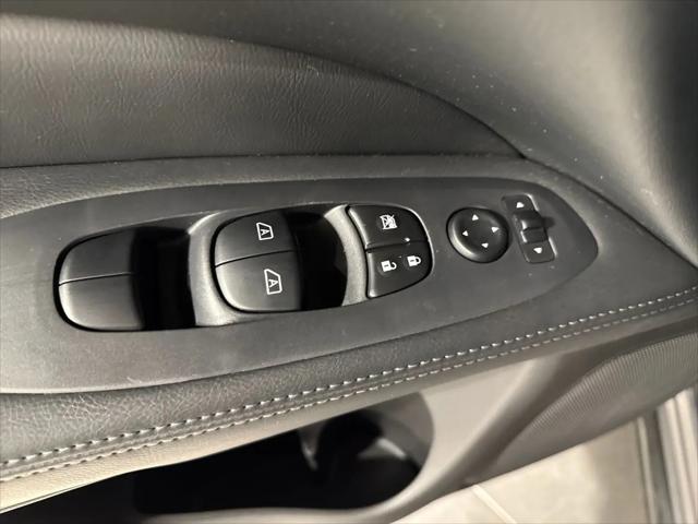 2016 Nissan Pathfinder SL