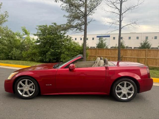 2004 Cadillac XLR Standard