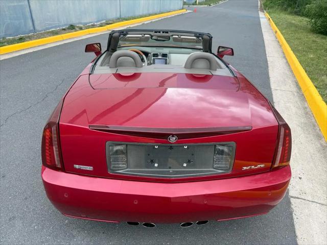 2004 Cadillac XLR Standard