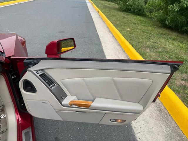 2004 Cadillac XLR Standard