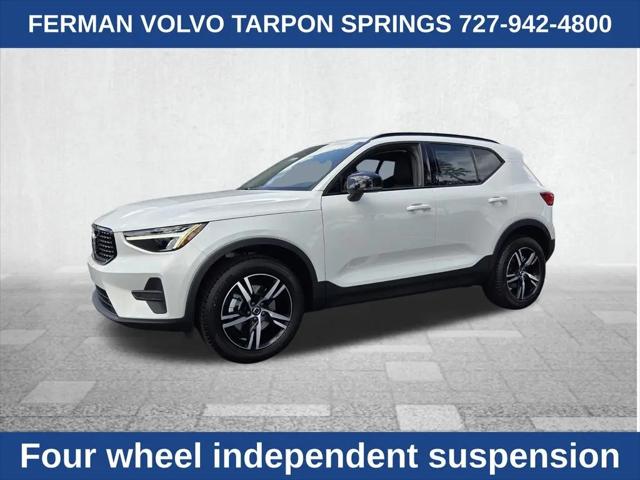 2026 Volvo XC40 Core, B5 AWD Gas (mild hybrid), Dark
