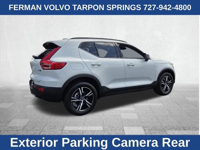 2026 Volvo XC40 Core, B5 AWD Gas (mild hybrid), Dark