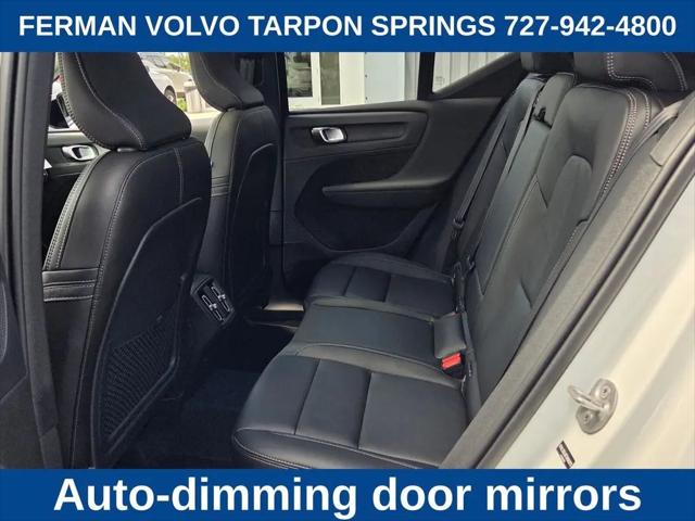 2026 Volvo XC40 Core, B5 AWD Gas (mild hybrid), Dark