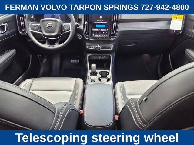 2026 Volvo XC40 Core, B5 AWD Gas (mild hybrid), Dark