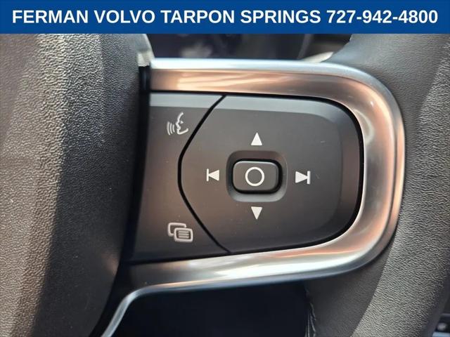 2026 Volvo XC40 Core, B5 AWD Gas (mild hybrid), Dark