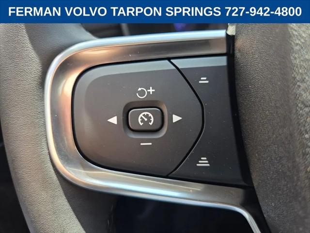 2026 Volvo XC40 Core, B5 AWD Gas (mild hybrid), Dark