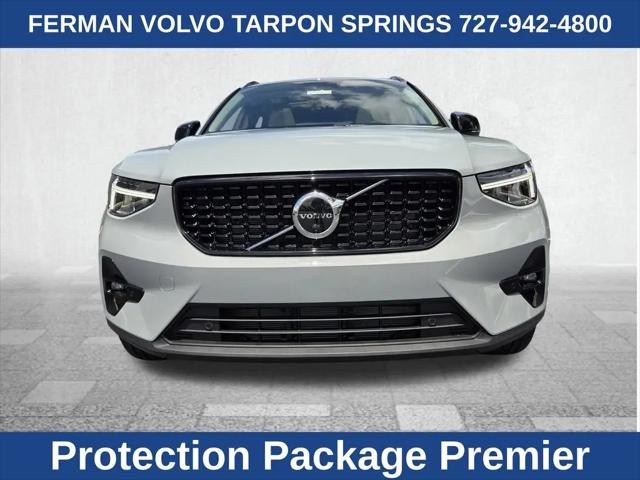 2026 Volvo XC40 Plus, B5 AWD Gas (mild hybrid), Dark