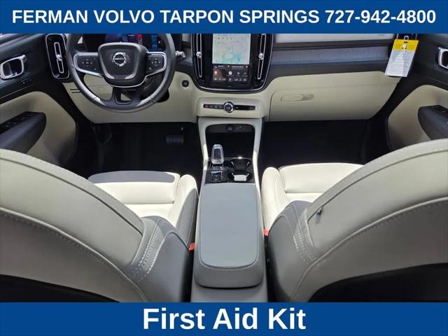 2026 Volvo XC40 Plus, B5 AWD Gas (mild hybrid), Dark