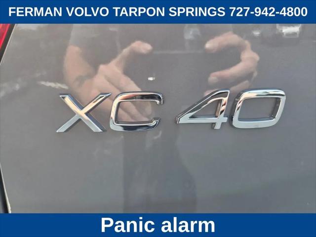 2026 Volvo XC40 Plus, B5 AWD Gas (mild hybrid), Dark