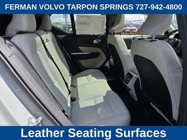 2026 Volvo XC40 Plus, B5 AWD Gas (mild hybrid), Dark