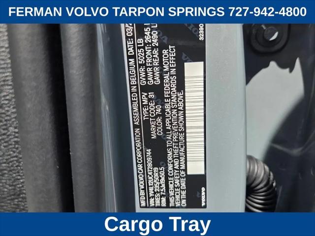 2026 Volvo XC40 Plus, B5 AWD Gas (mild hybrid), Dark