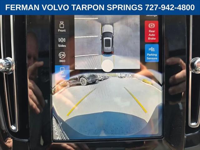 2026 Volvo XC40 Plus, B5 AWD Gas (mild hybrid), Dark