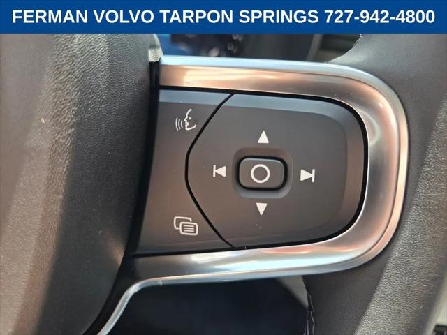 2026 Volvo XC40 Plus, B5 AWD Gas (mild hybrid), Dark