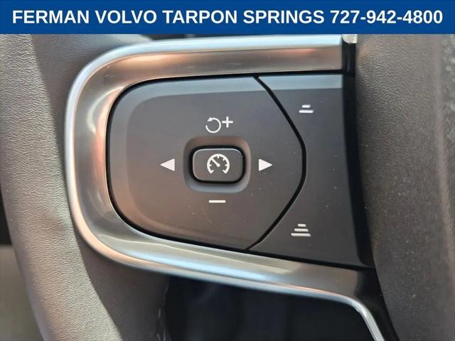 2026 Volvo XC40 Plus, B5 AWD Gas (mild hybrid), Dark