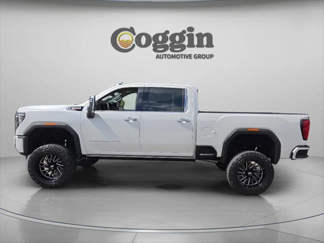 2024 GMC Sierra 2500HD 4WD Crew Cab Standard Bed Denali