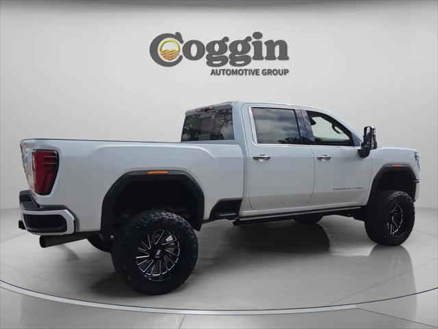 2024 GMC Sierra 2500HD 4WD Crew Cab Standard Bed Denali