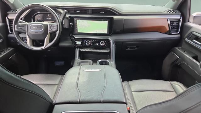 2024 GMC Sierra 2500HD 4WD Crew Cab Standard Bed Denali