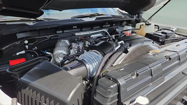 2024 GMC Sierra 2500HD 4WD Crew Cab Standard Bed Denali