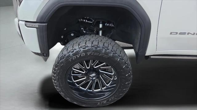 2024 GMC Sierra 2500HD 4WD Crew Cab Standard Bed Denali