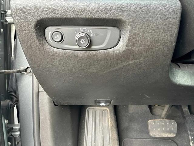 2023 Chevrolet Traverse AWD LT Leather