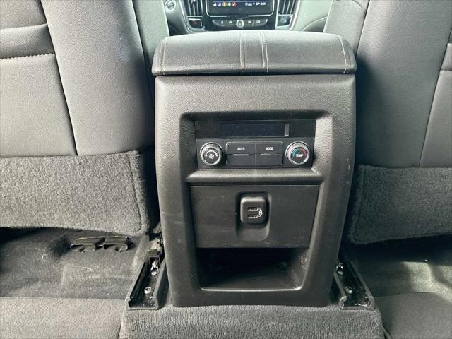 2023 Chevrolet Traverse AWD LT Leather