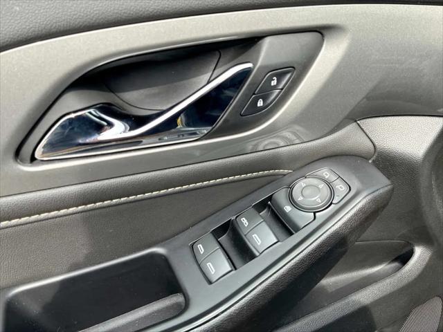 2023 Chevrolet Traverse AWD LT Leather