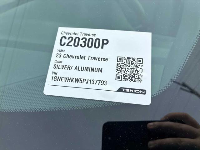 2023 Chevrolet Traverse AWD LT Leather