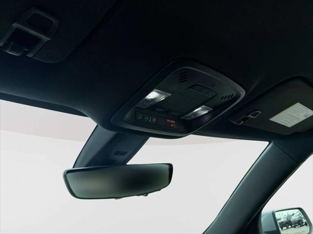 2023 Chevrolet Traverse AWD LT Leather