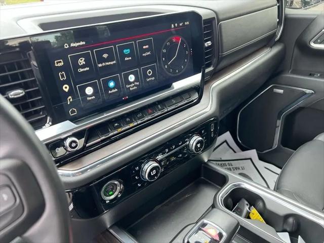 2023 GMC Sierra 1500 4WD Crew Cab Short Box SLT