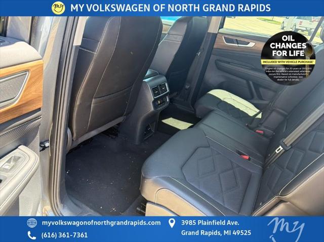 2025 Volkswagen Atlas 2.0T SE w/Technology