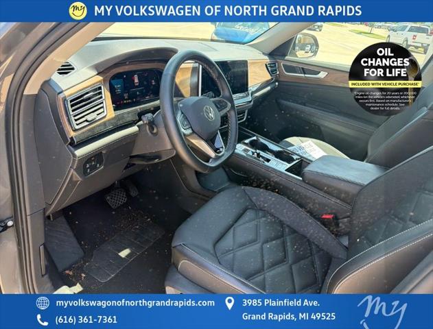 2025 Volkswagen Atlas 2.0T SE w/Technology