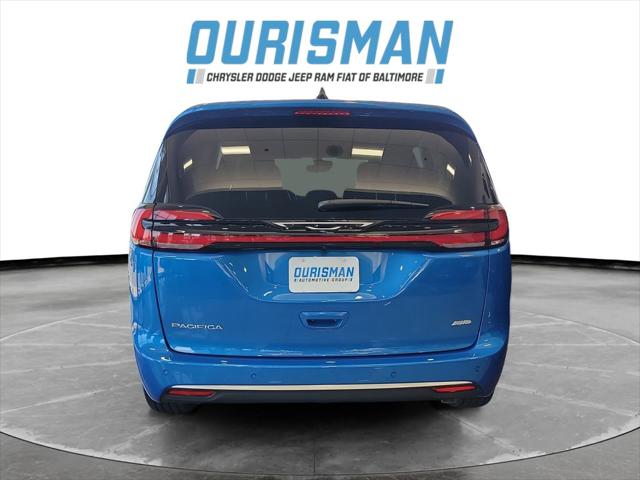 2027 Chrysler Pacifica Select