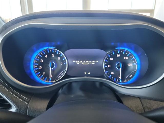 2027 Chrysler Pacifica Select